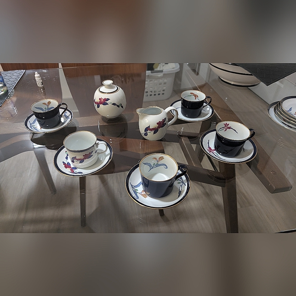 Koransha Japanese elegant, vintage tea service for 12 in like new condition!